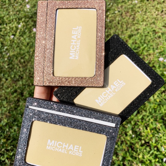 Gaby’sBags👜💕Michael Kors Card Holder - Picture 2 of 8